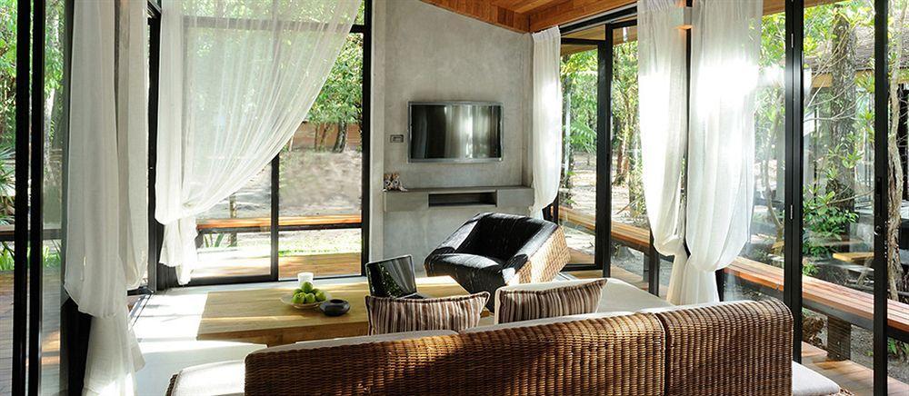 Villa Thalanena By The Beach Экстерьер фото