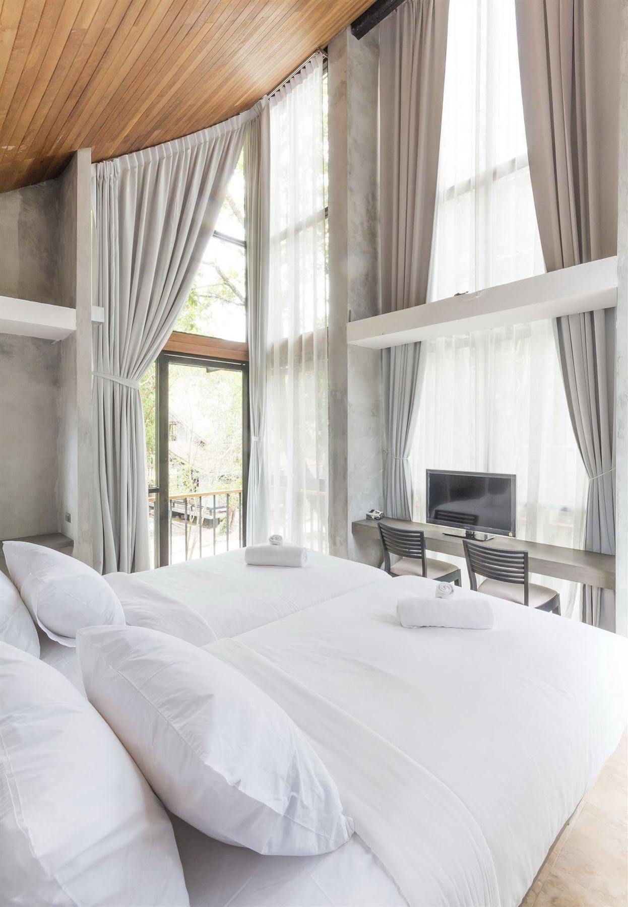 Villa Thalanena By The Beach Экстерьер фото